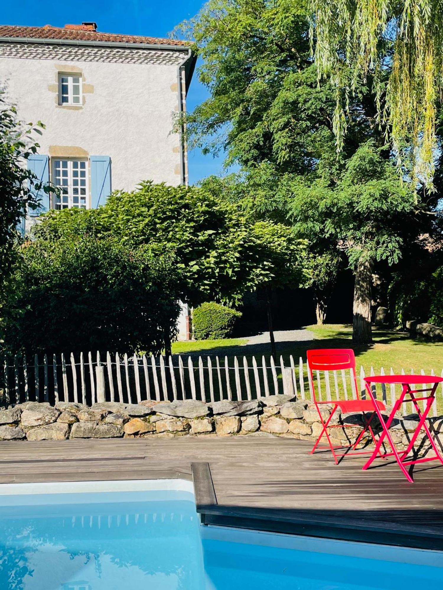 Domaine La Reveille Bed & Breakfast Dore-l'Eglise Exterior photo