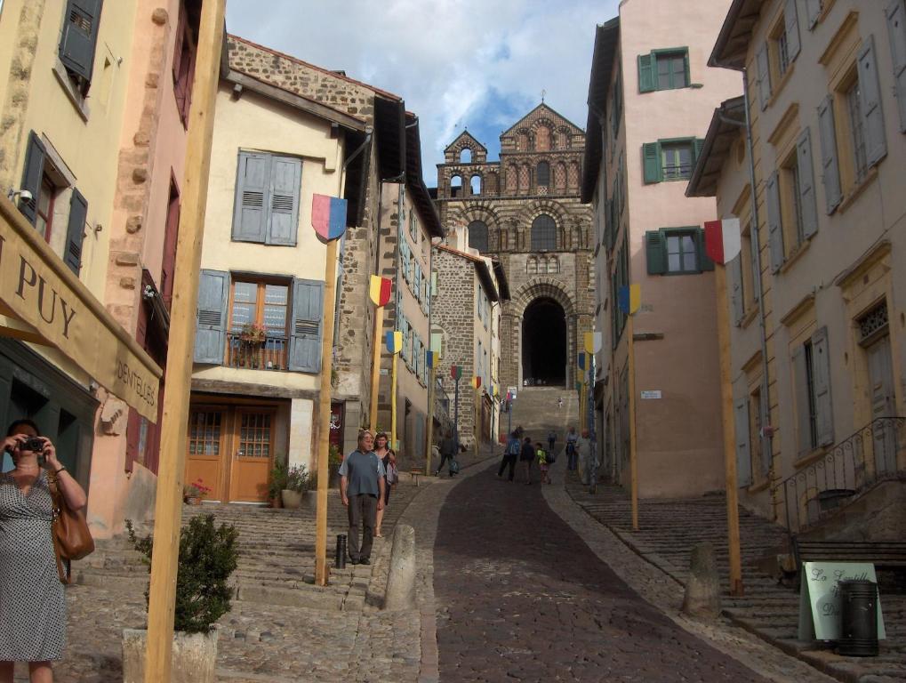 Domaine La Reveille Bed & Breakfast Dore-l'Eglise Exterior photo